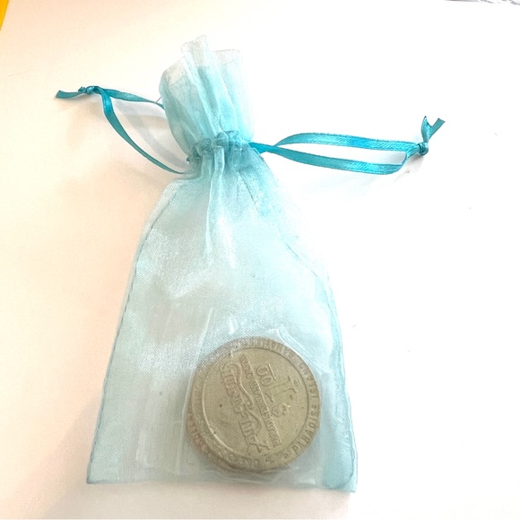 Vintage Dollar Gaming Tokens - Picture 7 of 7